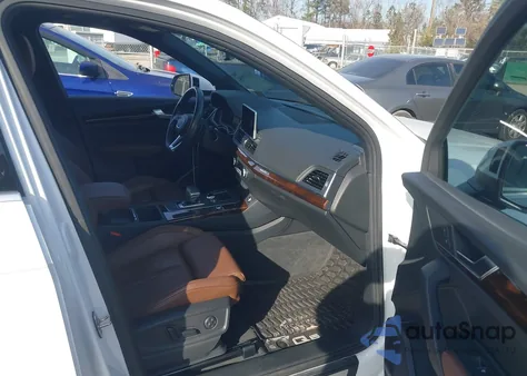 2018 Audi Q5 2.0T Premium/2.0T Tech Premium z USA, uszkodzony, nr VIN WA1BNAFY1J2211690